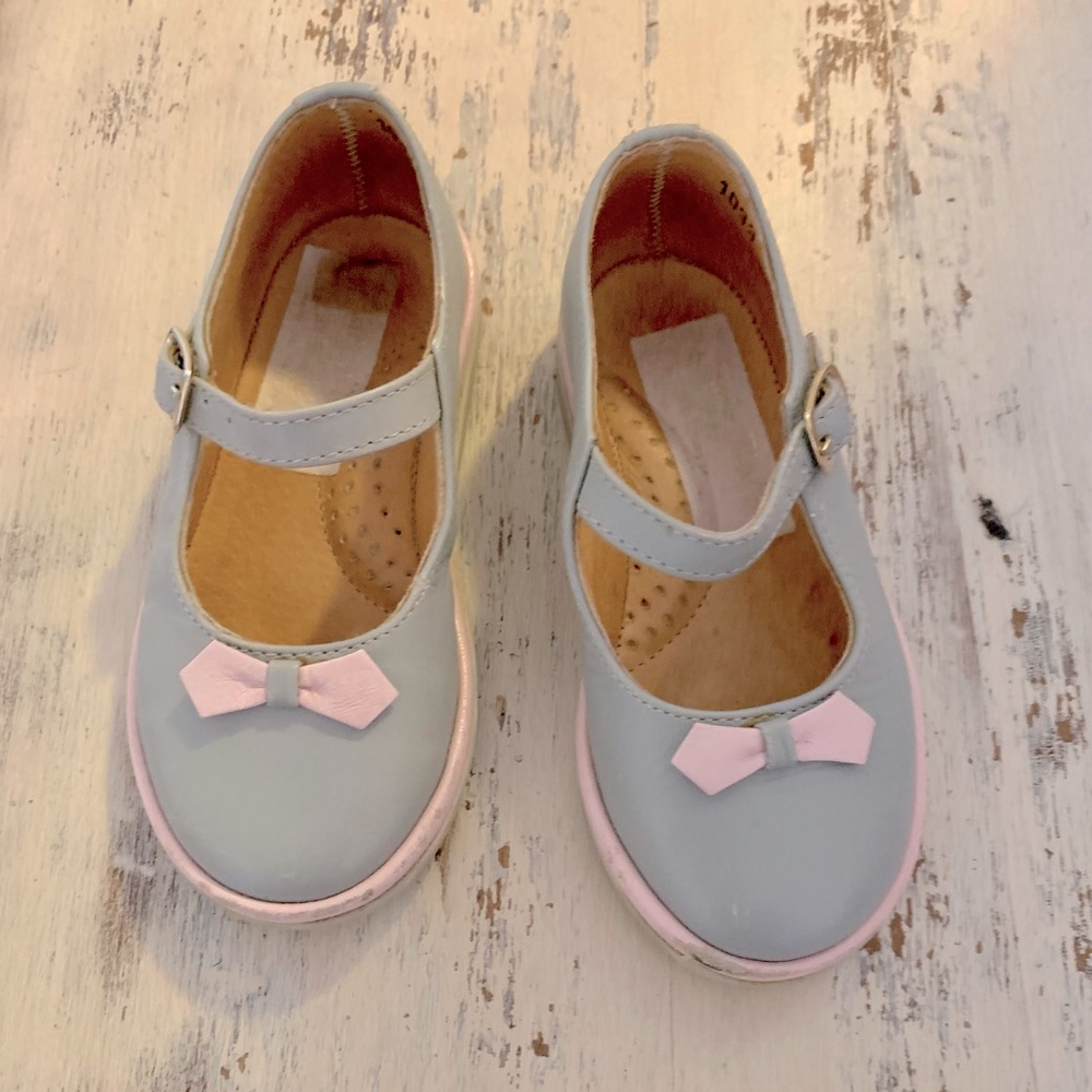 Vintage leather Mary Janes gray and pink size 6